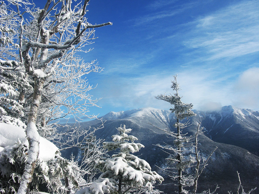 view of the Franconia Ridge from Cannon Mtn