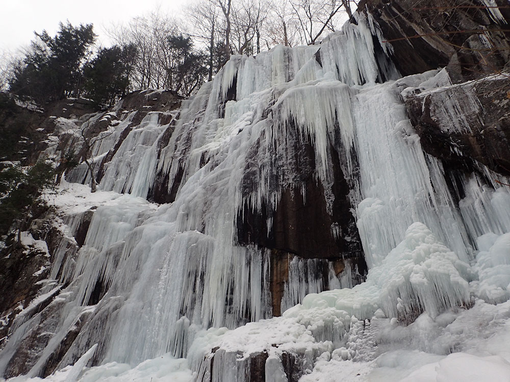 Climber's Delight ice frozen waterfalls
